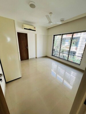 Room in 2 BHK Apartment at Andheri West – for Sale