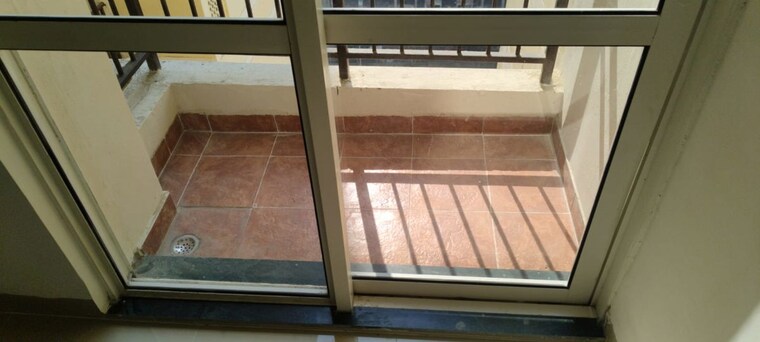 Balcony, jaypee-greens-kosmos 2 Bedroom 950 Sq.Ft. Apartment In Sector 134 Noida 10267070