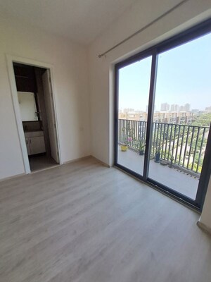 Room in 3.5 BHK Apartment at Ascott Ireo City, Sector 59 – for Rent