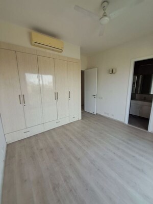 Room in 3.5 BHK Apartment at Ascott Ireo City, Sector 59 – for Rent