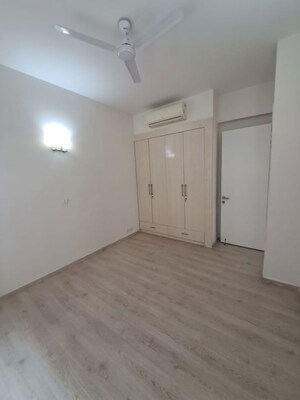 Room in 3.5 BHK Apartment at Ascott Ireo City, Sector 59 – for Rent