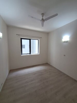 Room in 3.5 BHK Apartment at Ascott Ireo City, Sector 59 – for Rent