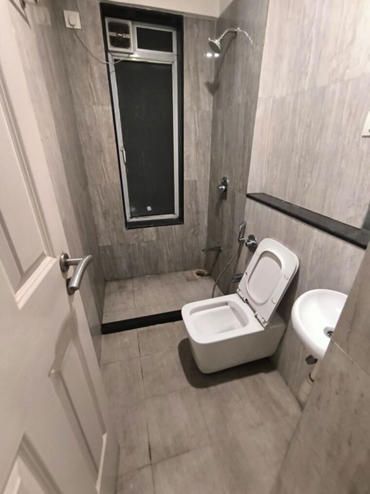 Bathroom, amal-aspen-park 2 Bedroom 850 Sq.Ft. Apartment In Goregaon East Mumbai 10267212