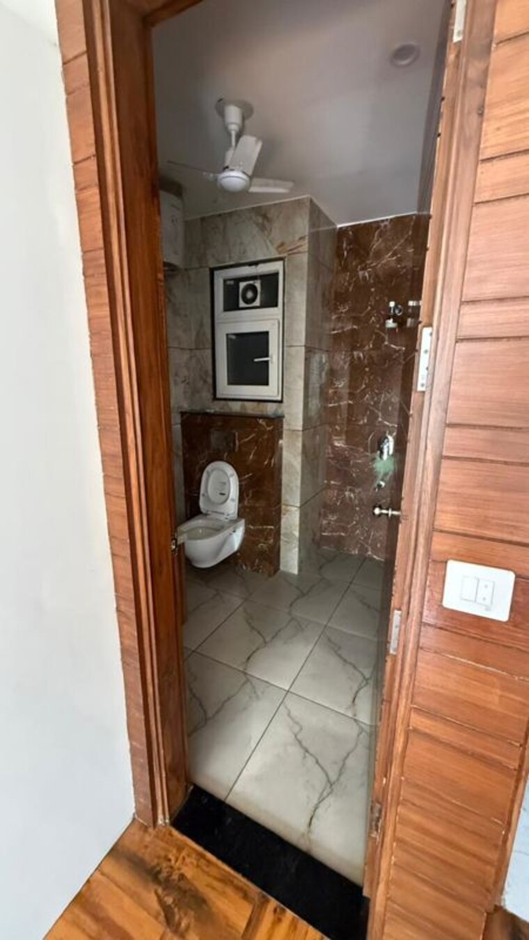 Bathroom, ansal-plaza-gurgaon 3 Bedroom 1500 Sq.Ft. Builder Floor In Palam Vihar Gurgaon 10267225