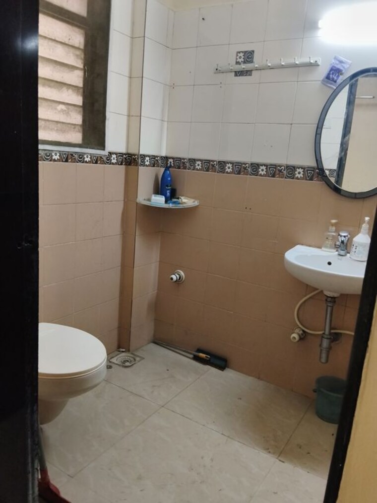 Bathroom, sagar-avenue-ii 3 Bedroom 1300 Sq.Ft. Apartment In Santacruz East Mumbai 10267477