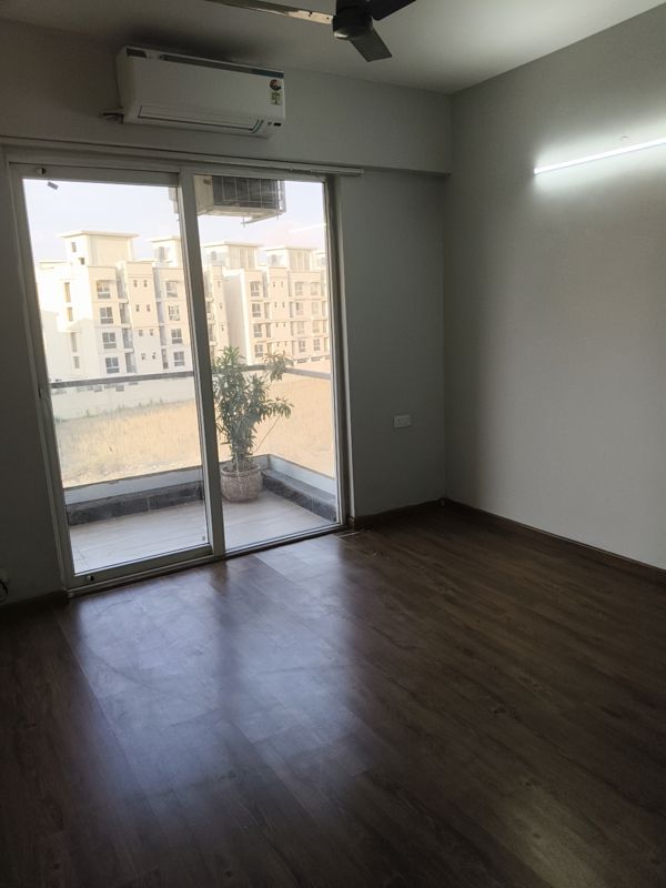 3 BHK 1300 Sq.Ft. Apartment in Signature Global City