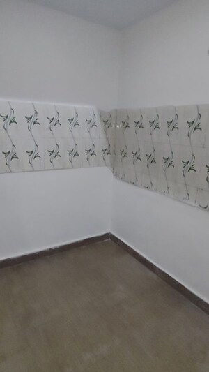 Room in 3.5 BHK Builder Floor at Buddhi Vihar – for Rent