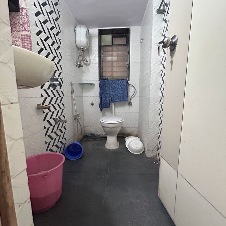 Bathroom, andheria mor village 2 Bedroom 730 Sq.Ft. Builder Floor In Andheria Mor Village Delhi 10267510