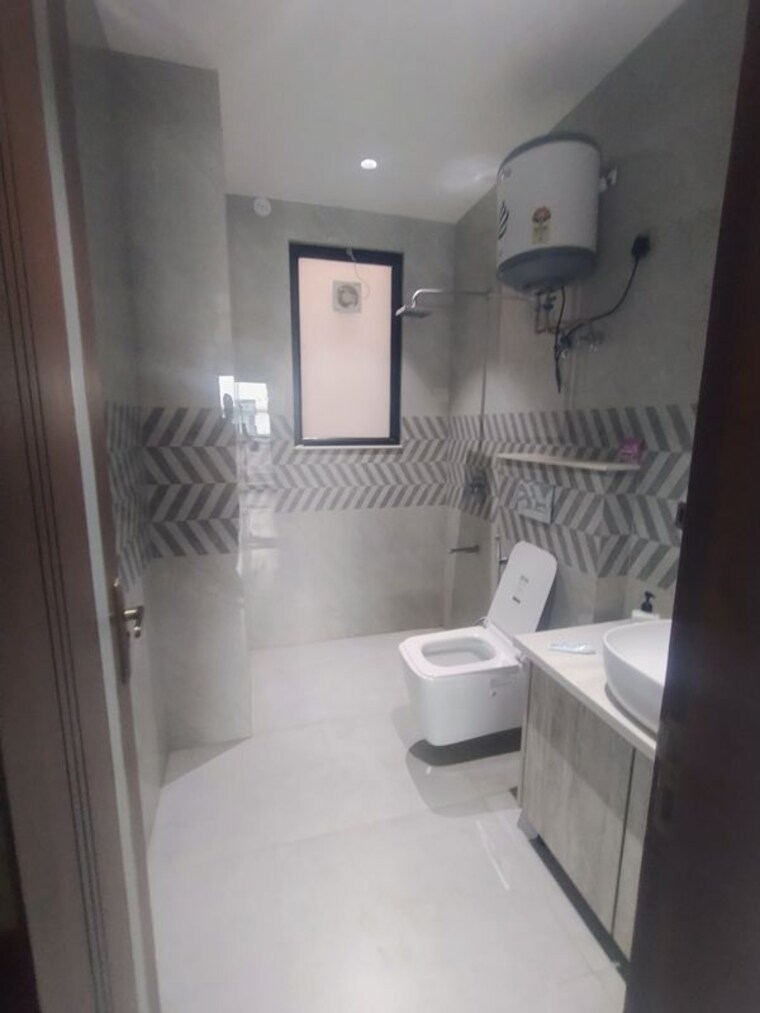 Bathroom, ansal-api-versalia 4 Bedroom 2150 Sq.Ft. Builder Floor In Sector 67a Gurgaon 10267567