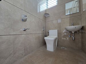 Bathroom in 1 BHK Apartment at Indiranagar – for Rent