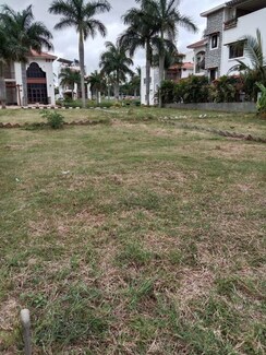Plot For Sale in Vakil Encasa