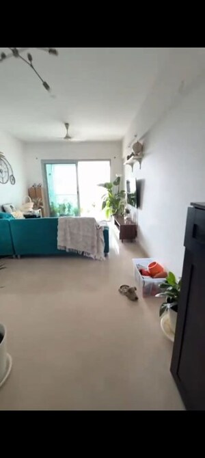 Kitchen in 2.5 BHK Apartment at Oberoi Realty Woods, Goregaon East – for Rent