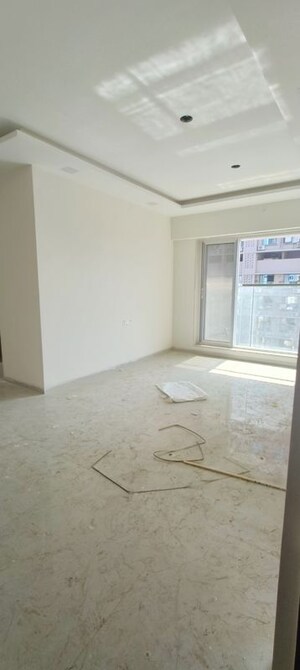 Room in 3 BHK Apartment at Borivali West – for Rent