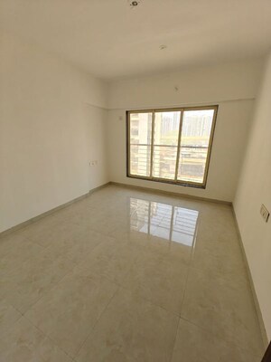 Room in 2 BHK Apartment at Abrol Signature, Malad West – for Rent