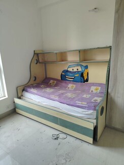 4 BHK + Pooja Room,Servant Room,Study Room,Extra Room,Basement,Store Room Apartment For Rent in Emaar Emerald Estate