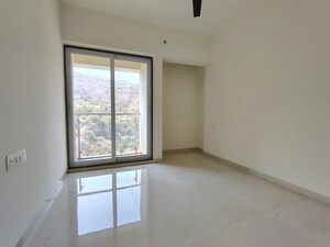 Room in 3 BHK Apartment at Kalpataru Immensa B, Kolshet Road – for Rent