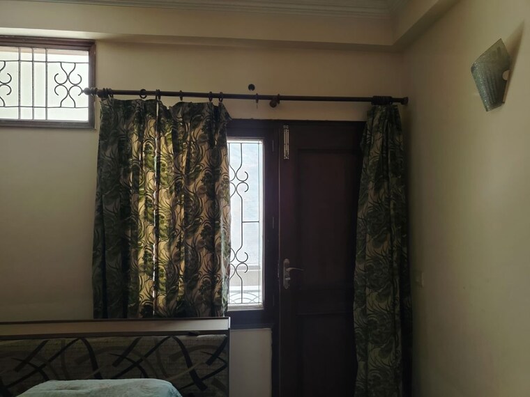 Bedroom, south city 1 3 Bedroom 2000 Sq.Ft. Builder Floor In South City 1 Gurgaon 10267813