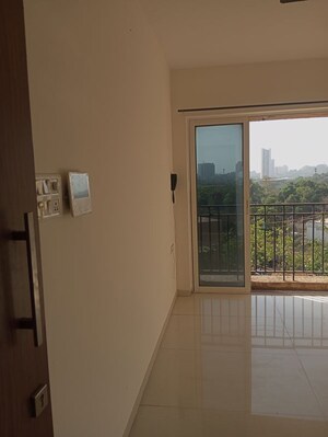 Room in 1 BHK Apartment at Vijay Orovia, Ghodbunder Road – for Rent