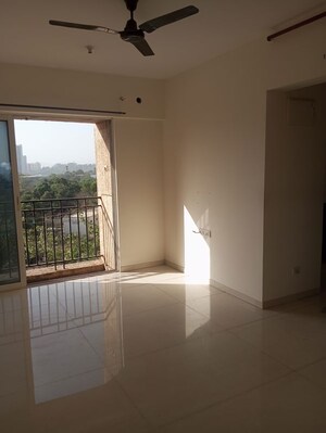 Room in 1 BHK Apartment at Vijay Orovia, Ghodbunder Road – for Rent