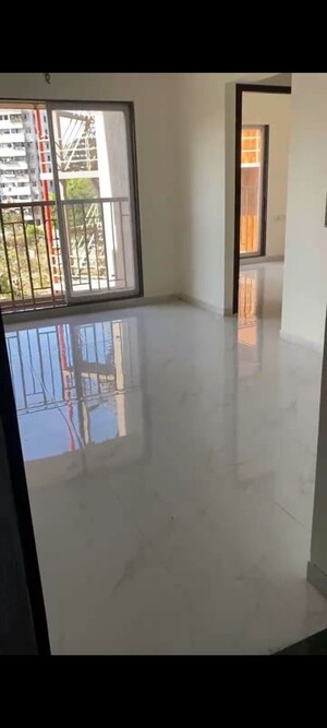 1 BHK Apartment For Rent in Metropolis Bayside, Kasarvadavali