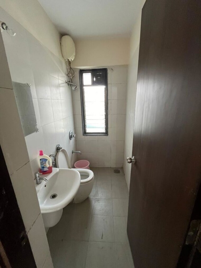 Bathroom, aaradhana-jai-matadee 1 Bedroom 600 Sq.Ft. Apartment In Bhaskar Colony Thane 10267913