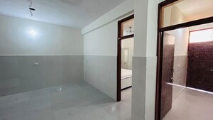 Room in 2 BHK Builder Floor at Sector 39 – for Rent