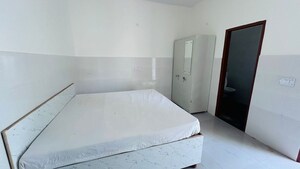 Room in 2 BHK Builder Floor at Sector 39 – for Rent