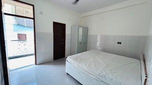 Bedroom in 2 BHK Builder Floor at Sector 39 – for Rent