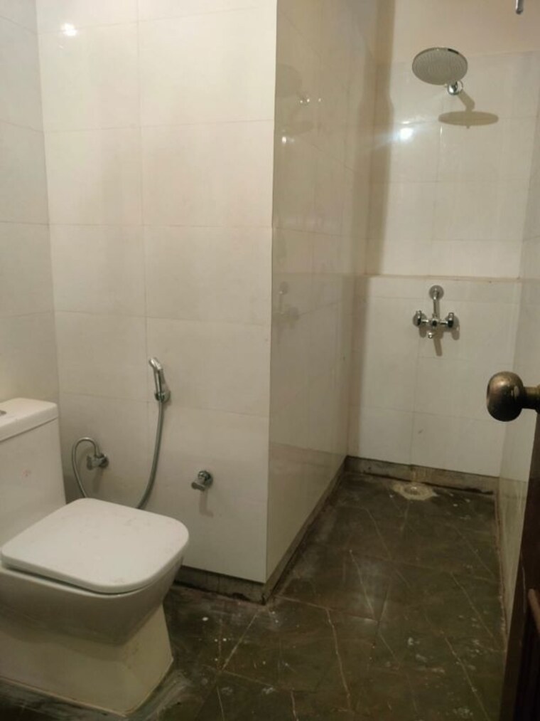 Bathroom, sector 14 2 Bedroom 1623 Sq.Ft. Independent House In Sector 14 Gurgaon 10267916
