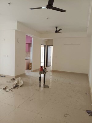 Room in 3 BHK Apartment at Amrapali Crystal Homes, Sector 76 – for Rent