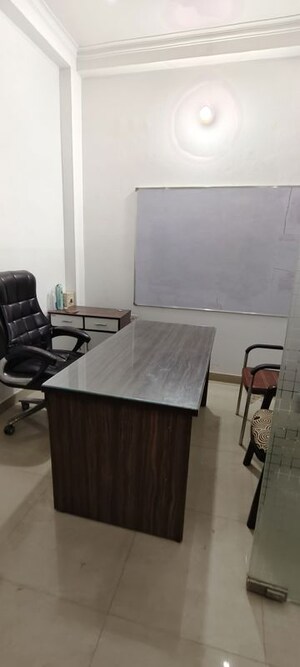  Office Space For Rent in Vibhuti Khand