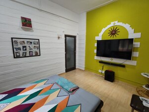 Bedroom in 2 BHK Apartment at Mahim West – for Rent