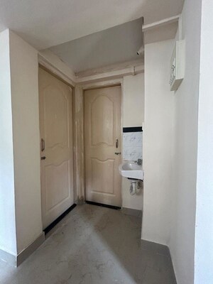 Room in 1 BHK Apartment at Hill View CHS Antop HIll, Antop Hill – for Rent