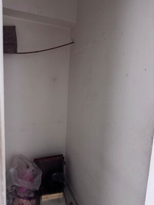 Furnished Amenities in 2 BHK Apartment at Lodha Amara, Kolshet Road – for Rent