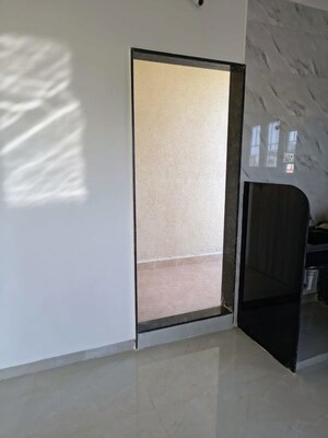 Room in 2 BHK Apartment at Kharadi – for Rent