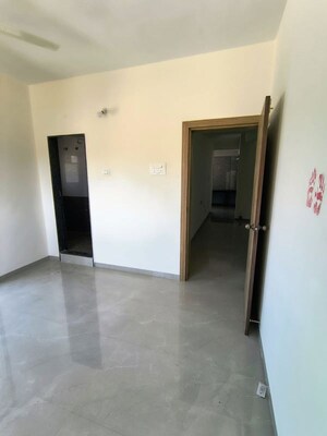 Room in 2 BHK Apartment at Kharadi – for Rent
