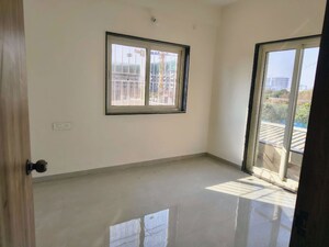 Room in 2 BHK Apartment at Kharadi – for Rent