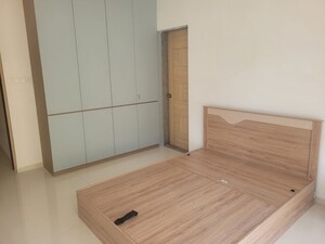 Room in 4 BHK Apartment at Model Colony – for Rent