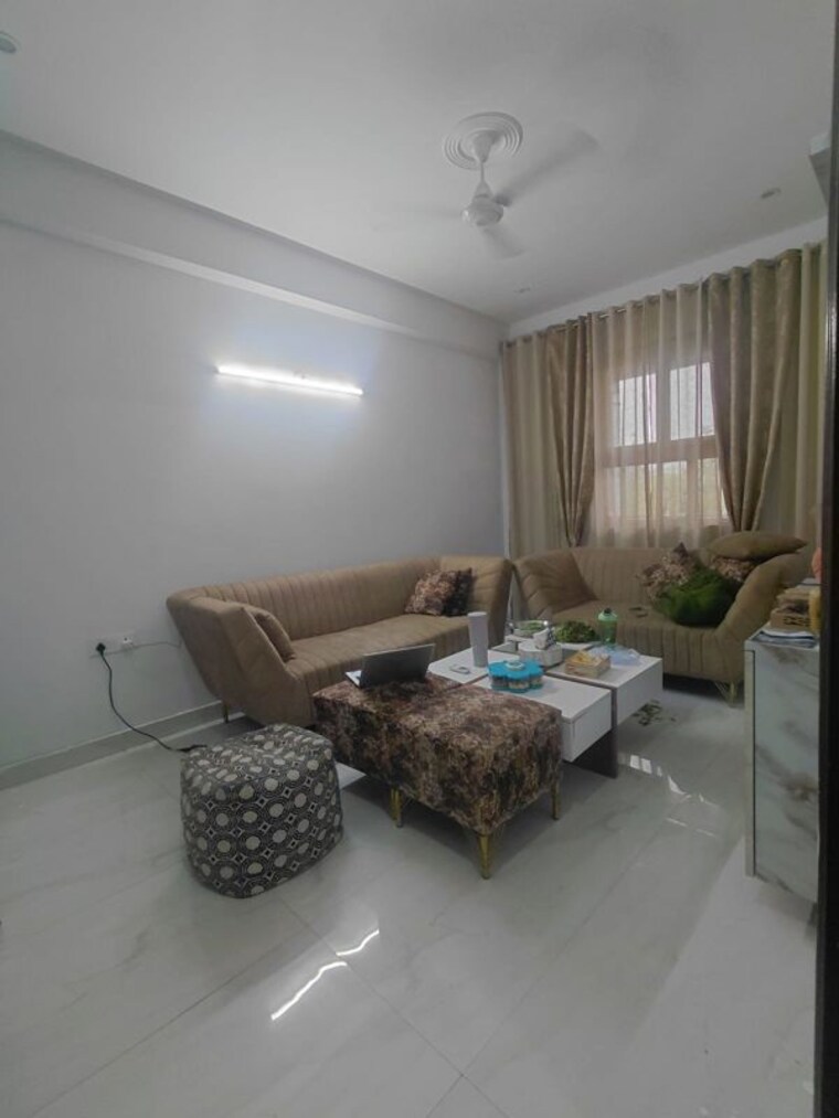 Living Room, sector 49 3 Bedroom 1750 Sq.Ft. Builder Floor In Sector 49 Noida 10268060