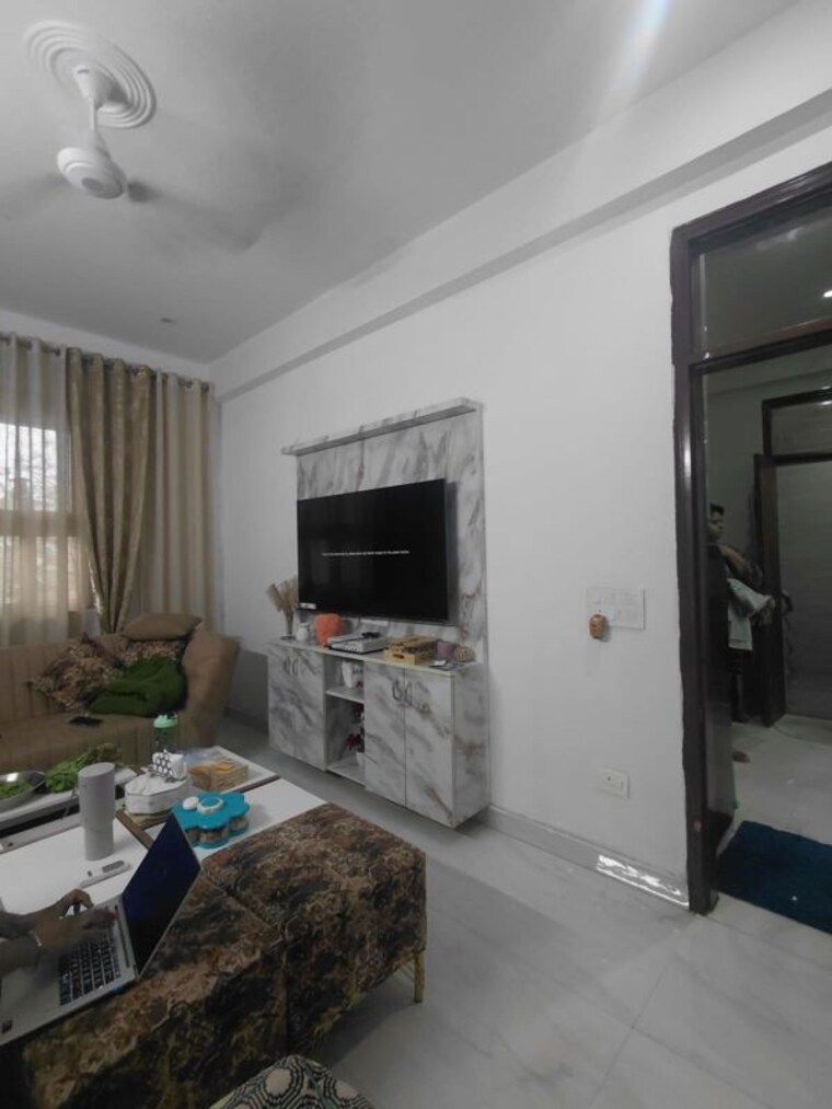 Living Room, sector 49 3 Bedroom 1750 Sq.Ft. Builder Floor In Sector 49 Noida 10268060