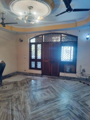Bedroom in 3 BHK Builder Floor at Sector 52 – for Rent