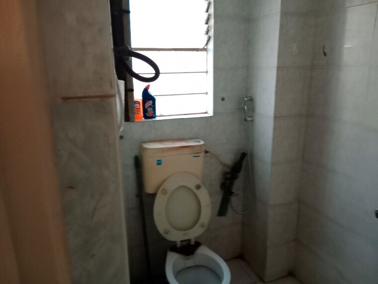 Bathroom, riddhi-enclave-co-op-housing-society-ltd 2 Bedroom 1000 Sq.Ft. Apartment In Viman Nagar Pune 10268079