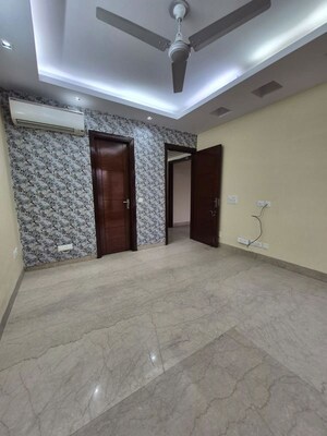 Room in 3 BHK Apartment at Greater Kailash – for Rent