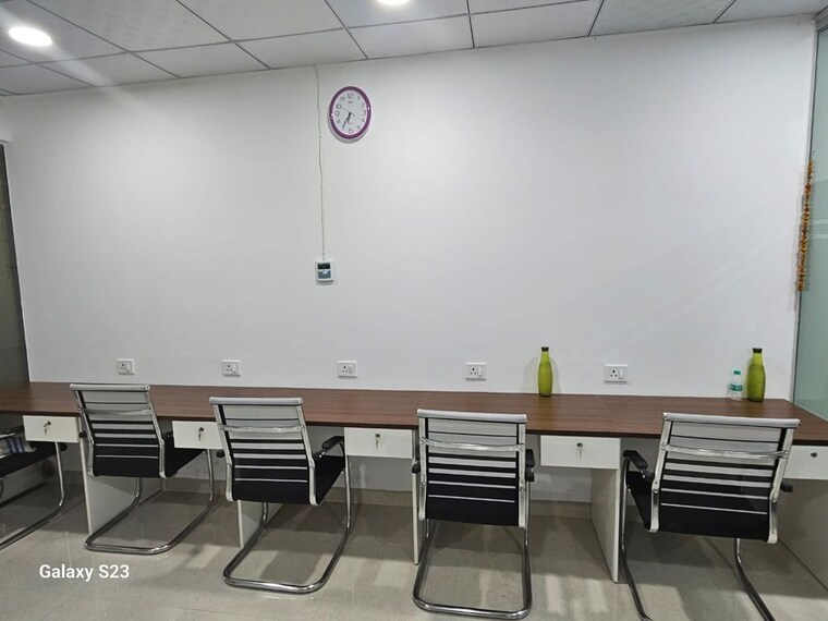 undefined, gaur-city-mall Commercial Office Space 350 Sq.Ft. In Sector 4 Greater Noida Greater Noida 10268094