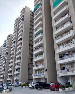 2 BHK Apartment For Sale in Vashisht Heights