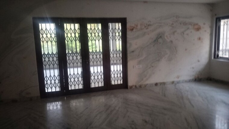 Room, jubilee hills Commercial Office Space 800 Sq.Yd. In Jubilee Hills Hyderabad 10268098