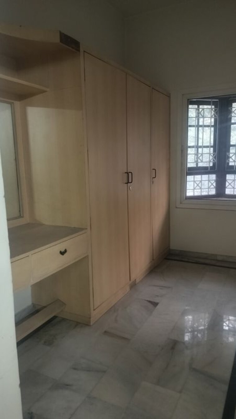 Room, jubilee hills Commercial Office Space 800 Sq.Yd. In Jubilee Hills Hyderabad 10268098