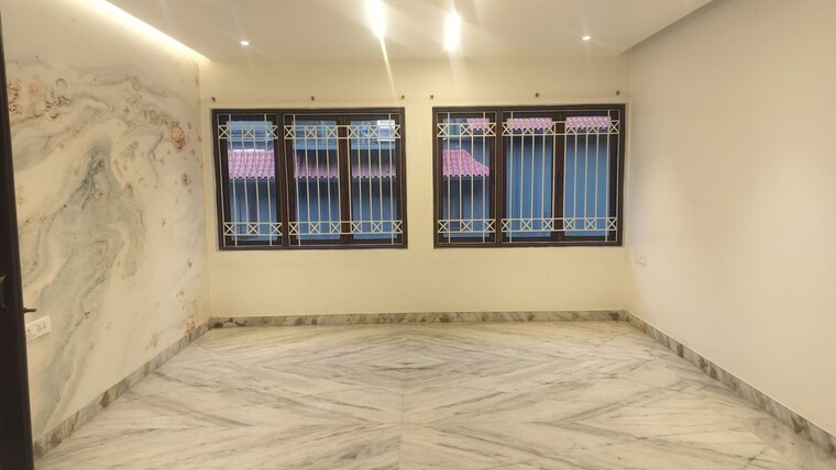 Room, jubilee hills Commercial Office Space 800 Sq.Yd. In Jubilee Hills Hyderabad 10268098