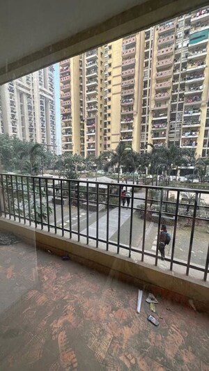2 BHK Apartment For Rent in Amrapali Golf Homes, Sector 4 Greater Noida