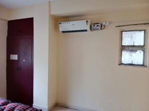 Room in 3 BHK Apartment at Kumar Kruti, Kalyani Nagar – for Rent